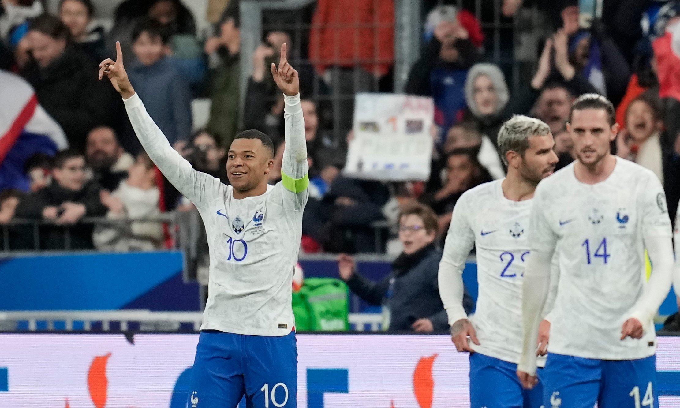 法国队成功晋级半决赛,战绩优异 法国队成功晋级半决赛,战绩优异