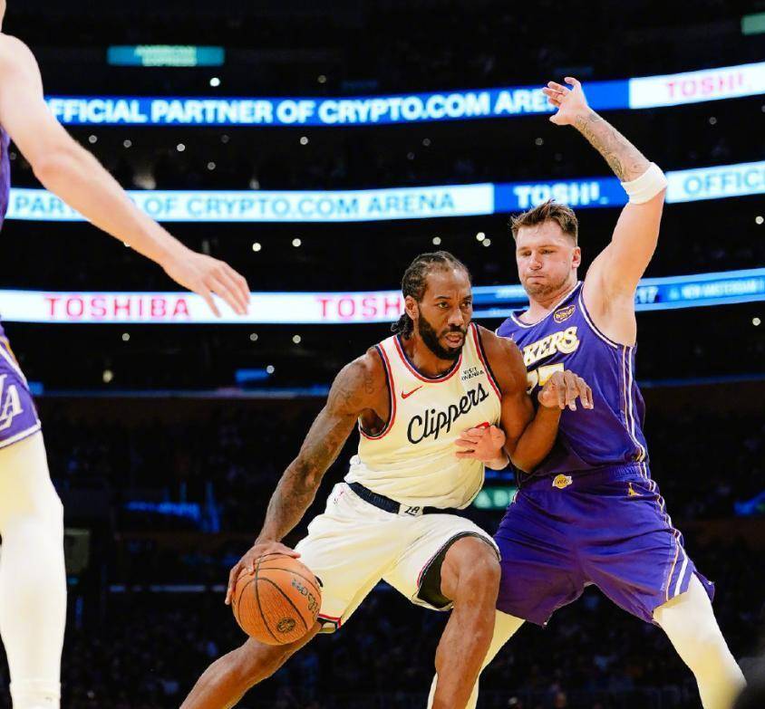 湖人完胜骑士，麦科勒姆关键制胜